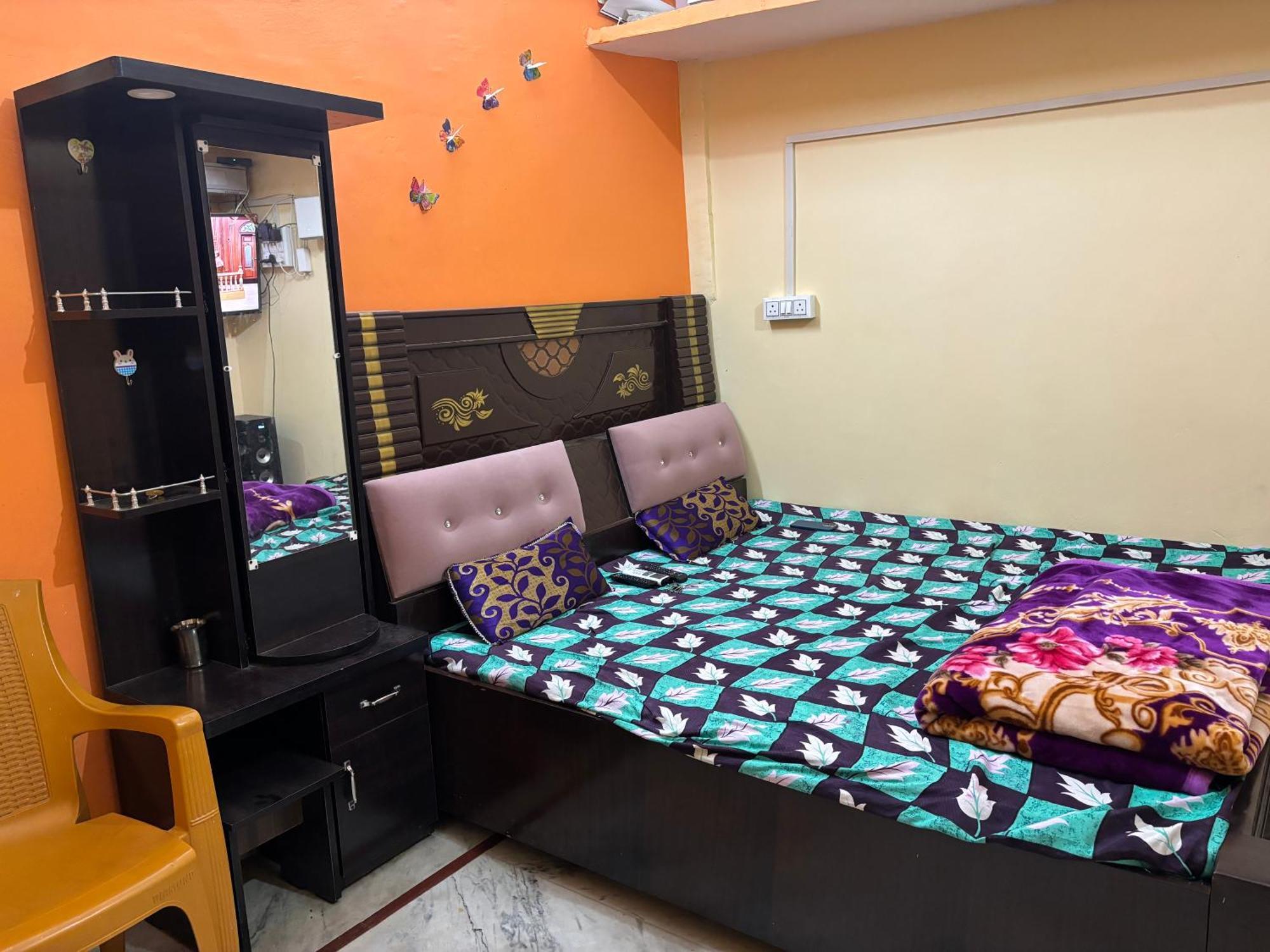 Shakuntala Guest House Ayodhya Екстер'єр фото