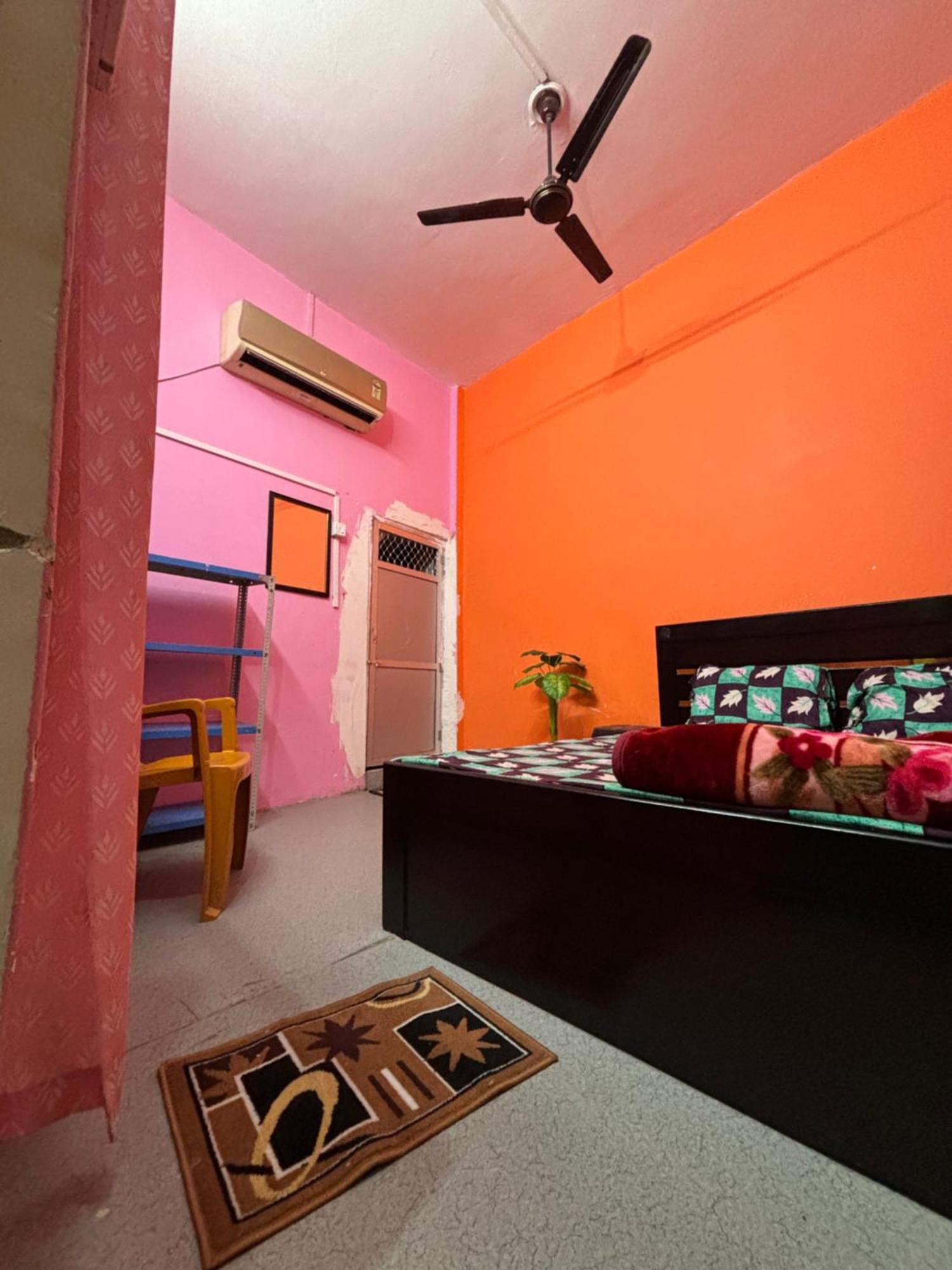 Shakuntala Guest House Ayodhya Екстер'єр фото