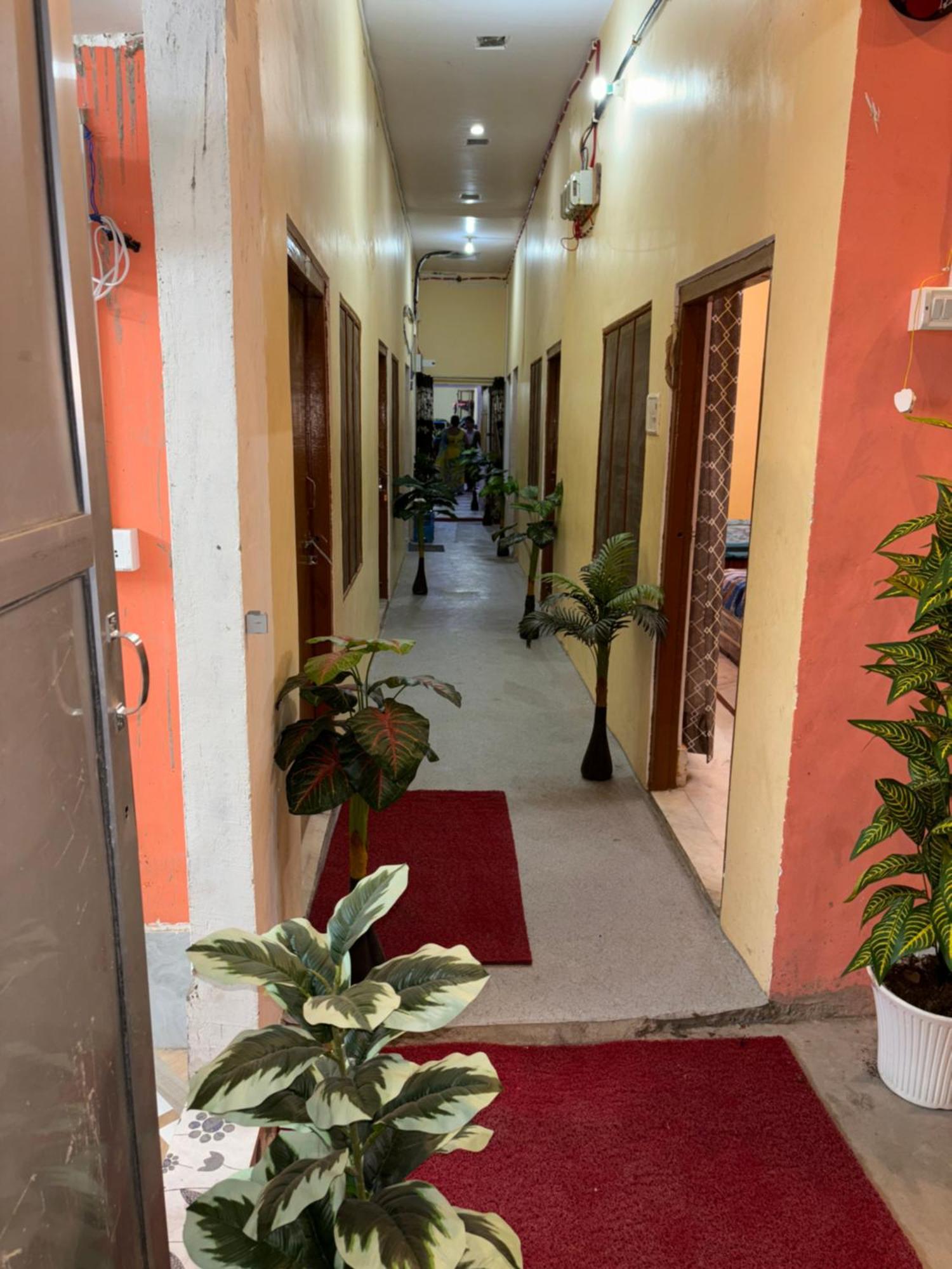 Shakuntala Guest House Ayodhya Екстер'єр фото