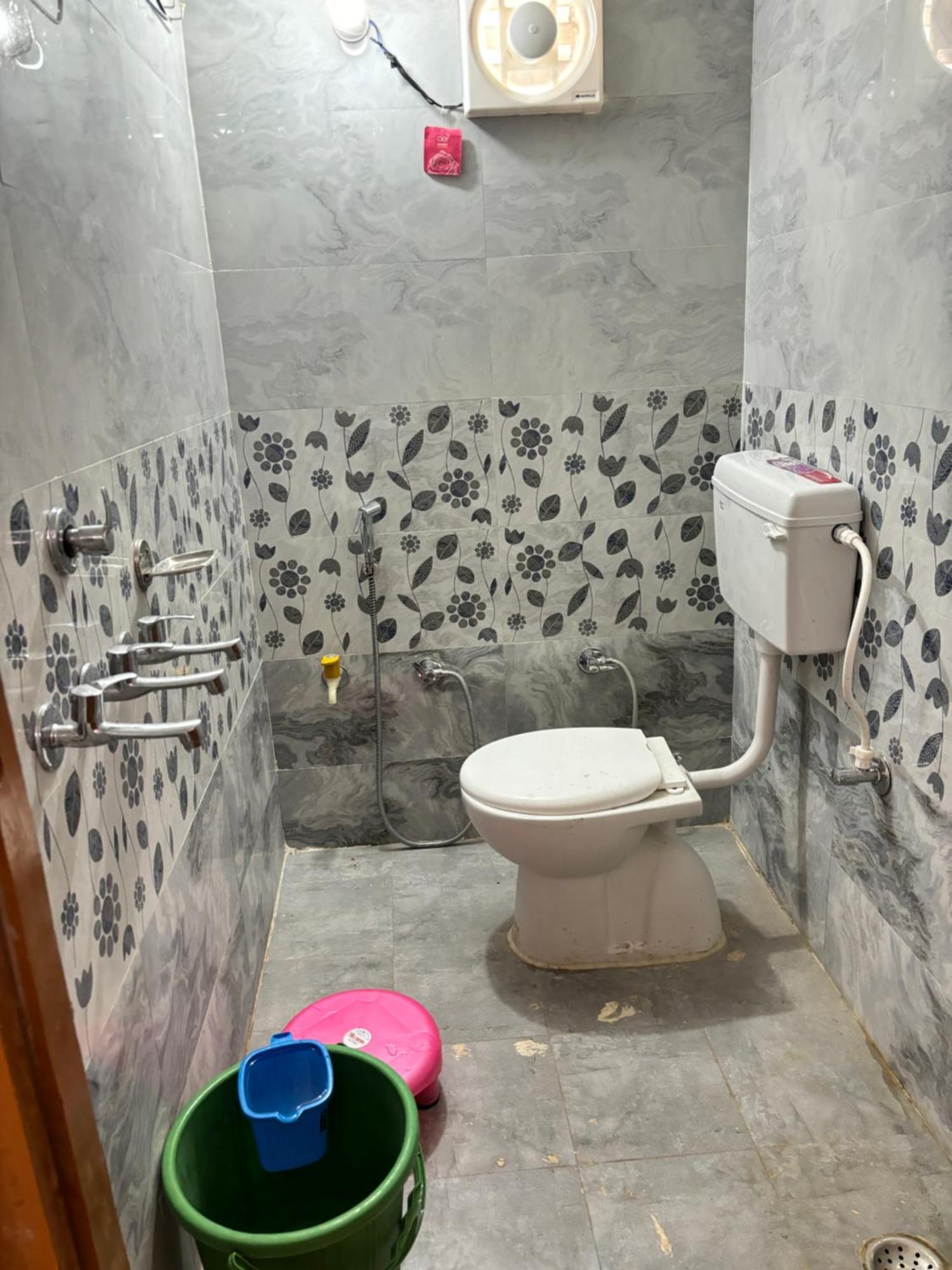 Shakuntala Guest House Ayodhya Екстер'єр фото